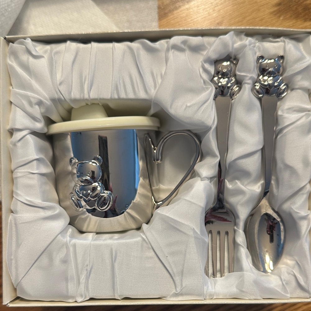 Things Remembered Bear feeding set in  Cream Gift Box